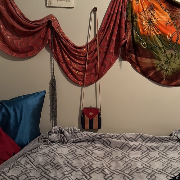 Leather crossbody bag - Picture 3 of 4